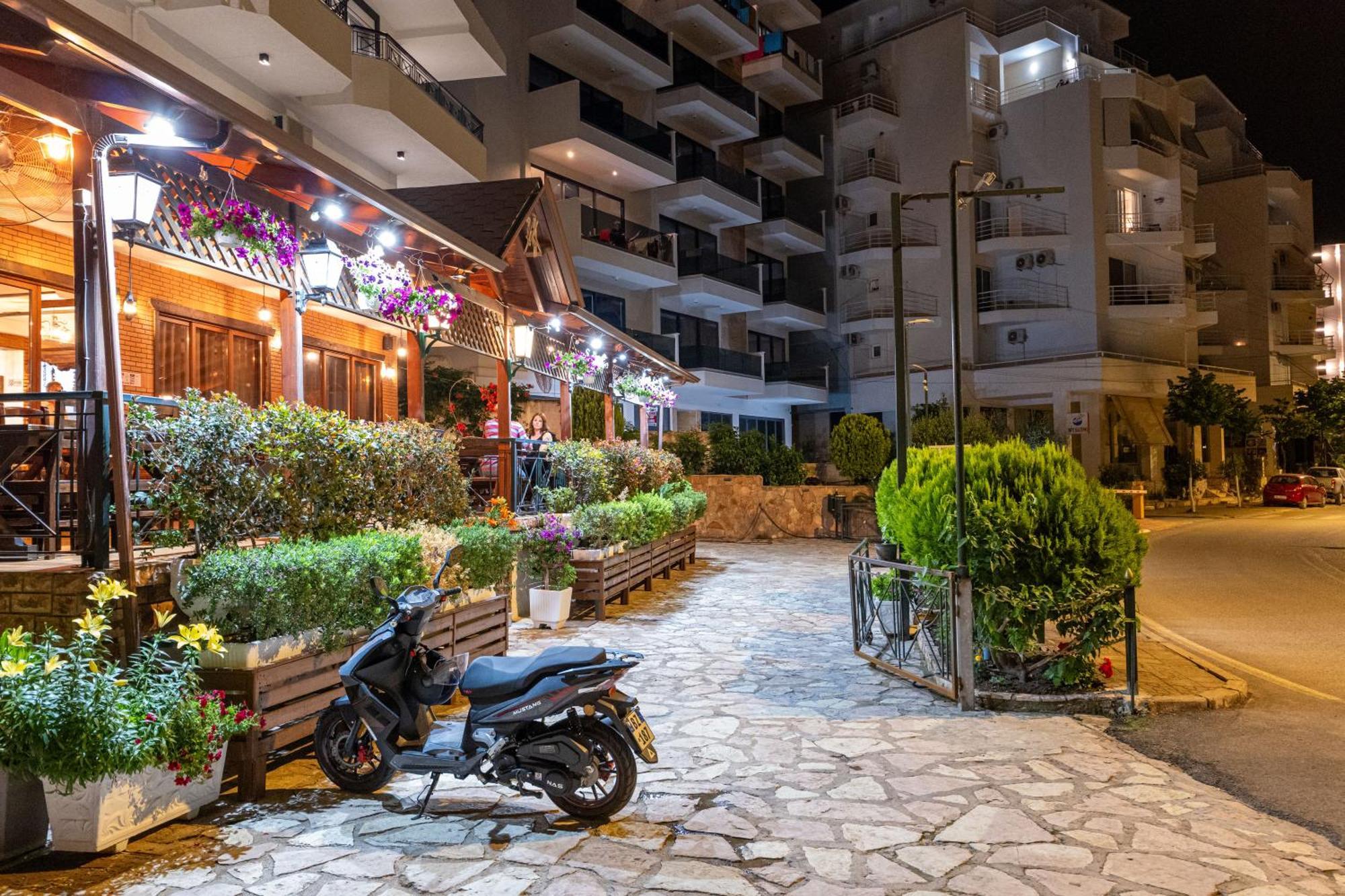 Sunkised Hotel Saranda Kültér fotó
